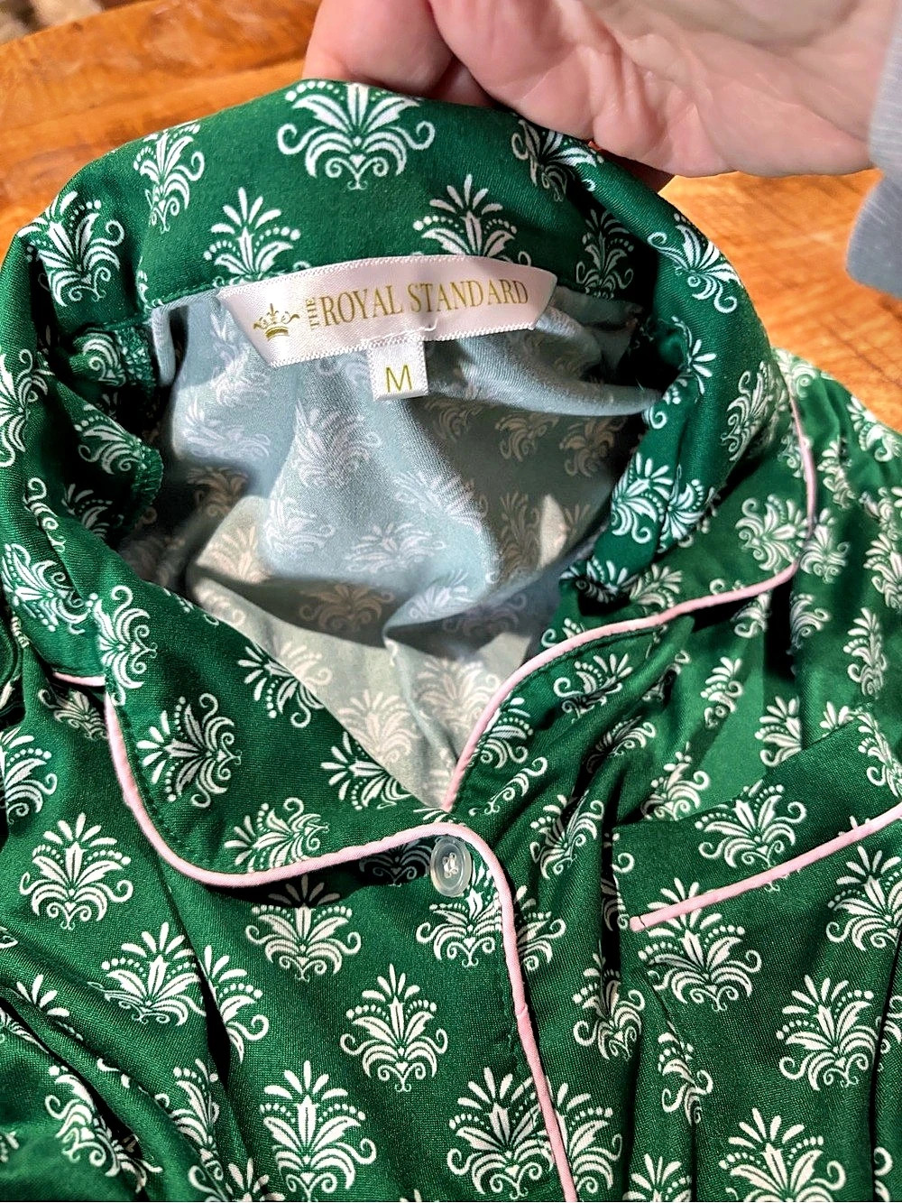 Royal Standard Floral Pajama Top in Green & White Size Medium Like New Pajama bo